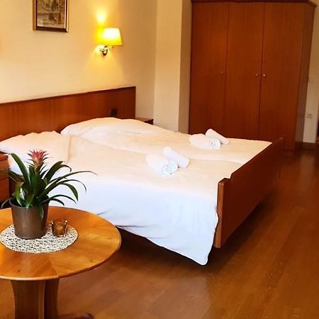 Weisses Roessl Bed & Breakfast Appiano Sulla Strada Del Vino Eksteriør bilde