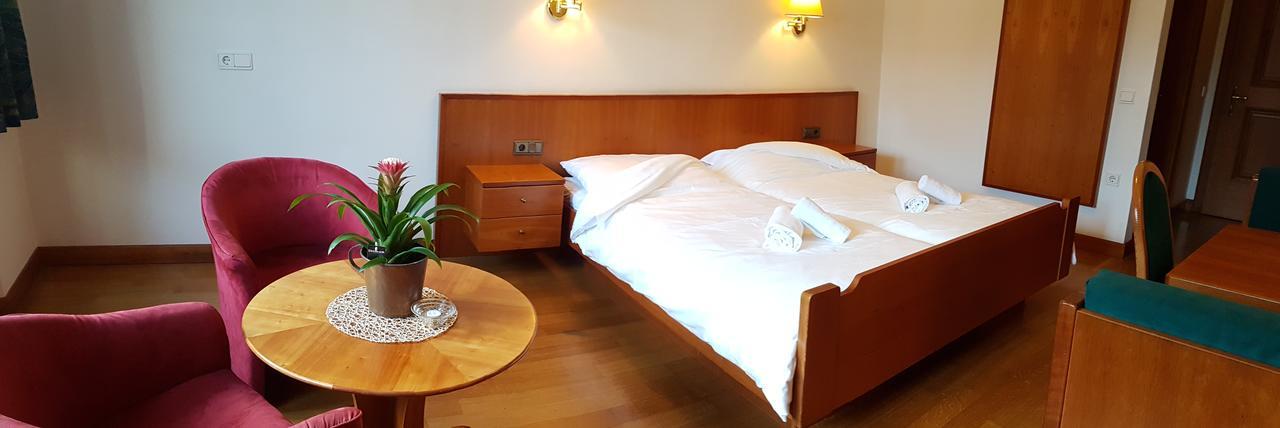 Weisses Roessl Bed & Breakfast Appiano Sulla Strada Del Vino Eksteriør bilde