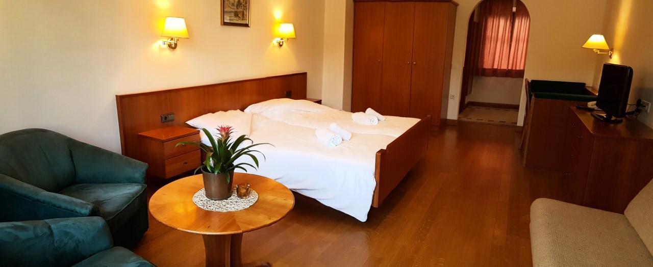 Weisses Roessl Bed & Breakfast Appiano Sulla Strada Del Vino Eksteriør bilde